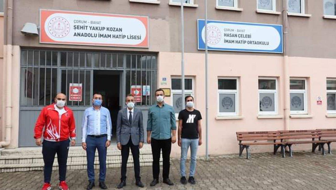 İl Milli Eğitim Müdürümüz Abdullah KODEK, Bayat Şehit Yakup Kozan Anadolu İmam Hatip Lisesi ve Hasan Çelebi İmam Hatip Ortaokulunu ziyaret etti. 